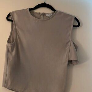 Like new women’s cut out cropped top